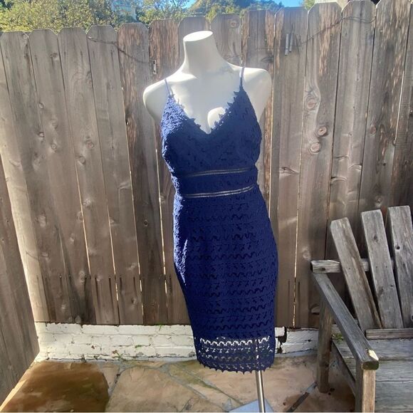 Aqua Blue Scalloped Lace V-Neck Sheath Dress size large - Picture 3 of 10